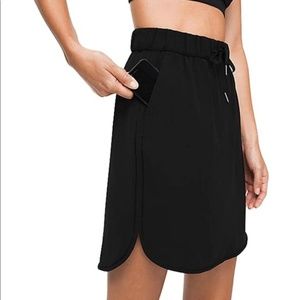 Lululemon On the Fly Skirt Size 8 NWT